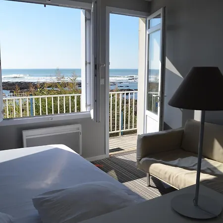 Hotel La Saint Jean 2*