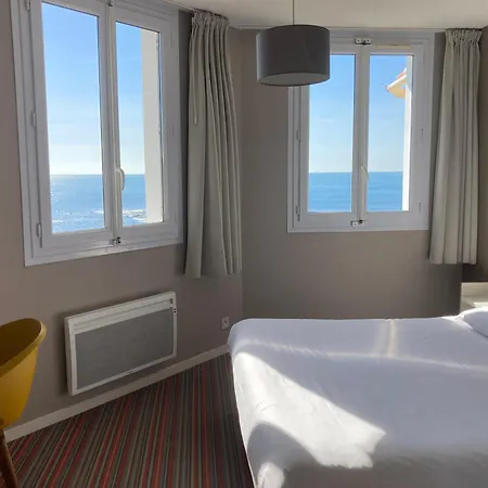 Hotel La Saint Jean 2*