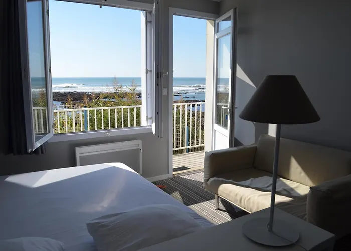 Hotel La Saint Jean 2*